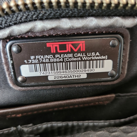 Tumi Messenger Laptop Bag Travel Set - Picture 12 of 16